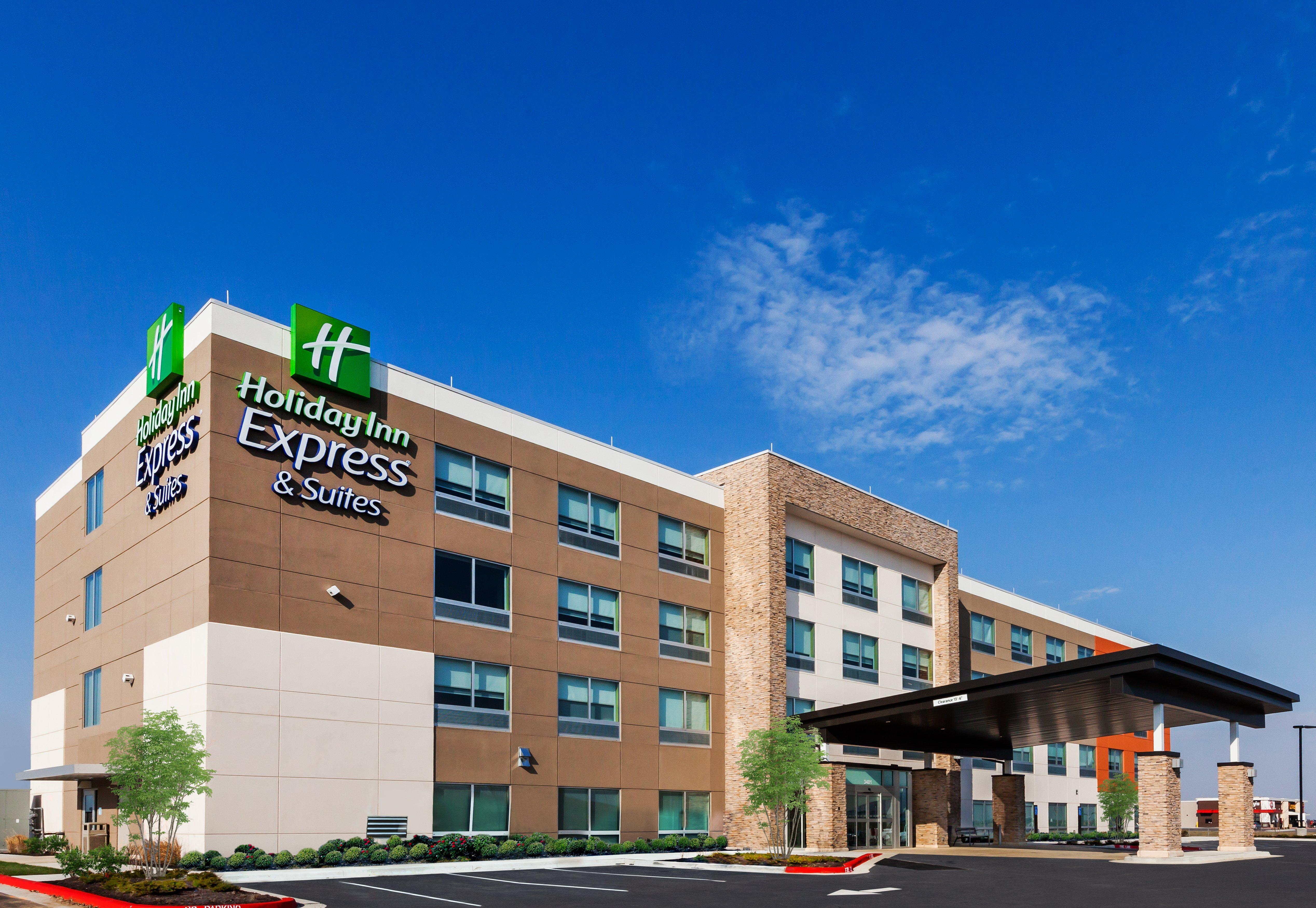 Holiday Inn Express And Suites Chanute By Ihg Bagian luar foto